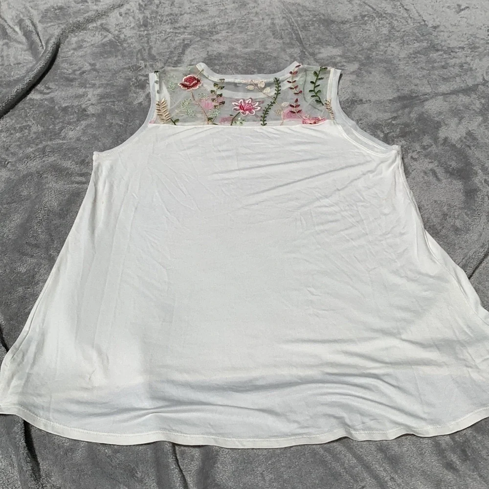 Sheer Floral Tank Top - Picture 6 of 8
